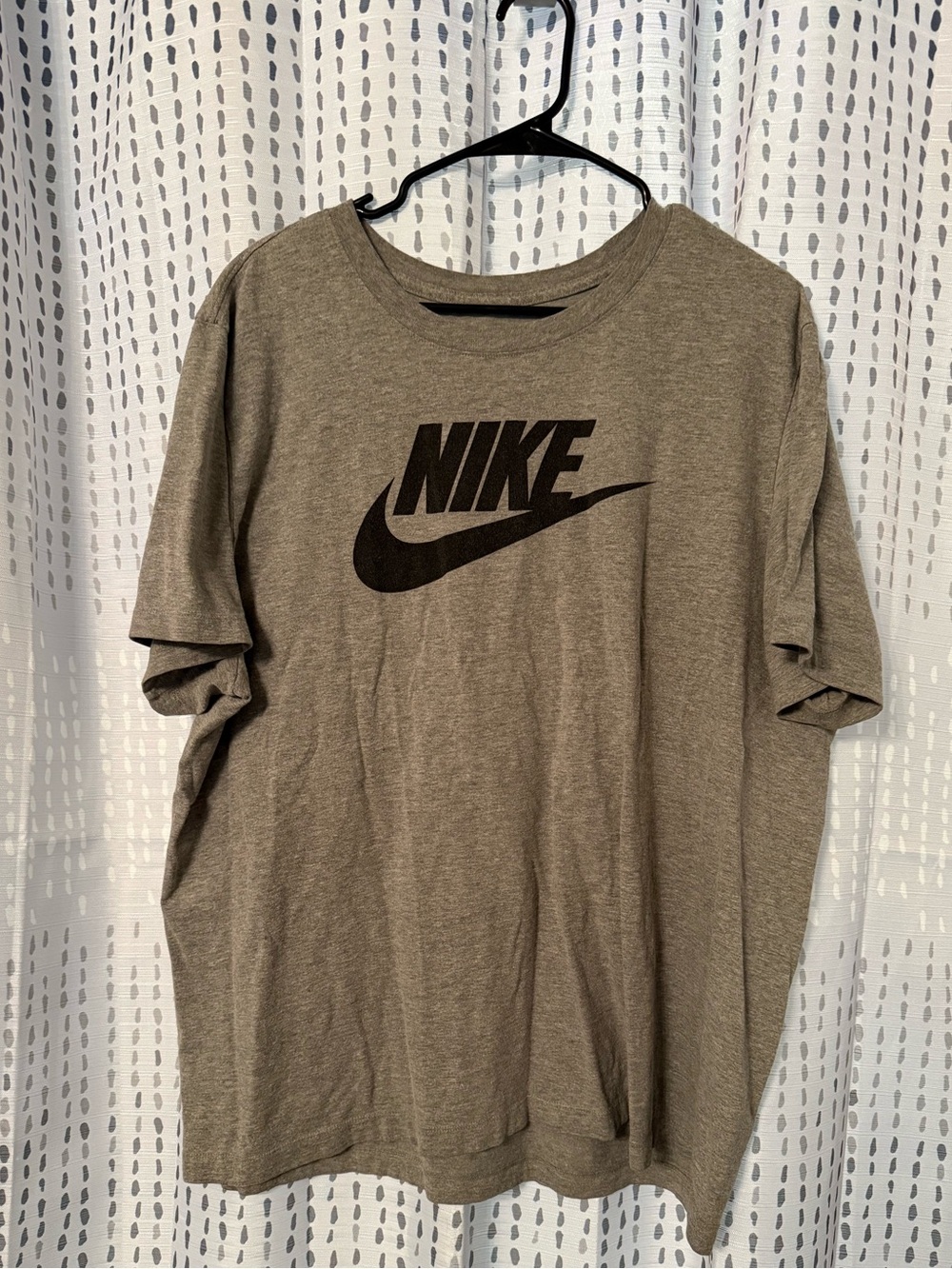 Nike Men's Logo T-Shirt in Grey